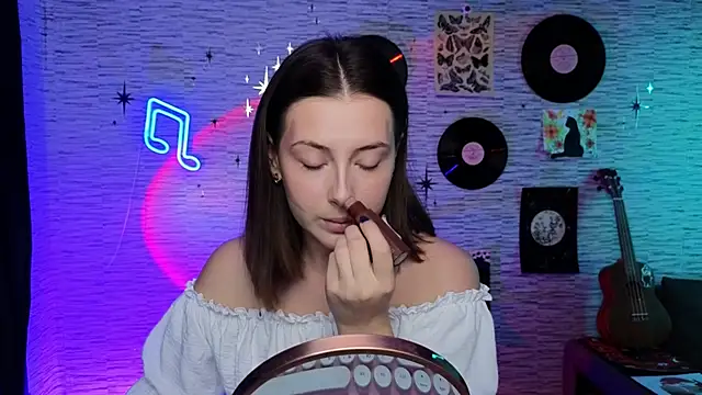 Snapshot of GloriaElmer chatting on December 6, 5:42 am GloriaElmer online show from December 6, 5:42 am