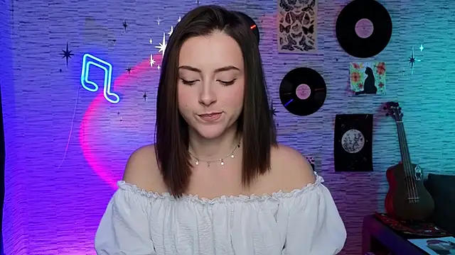 Snapshot of GloriaElmer chatting on December 6, 8:48 am GloriaElmer online show from December 6, 8:48 am