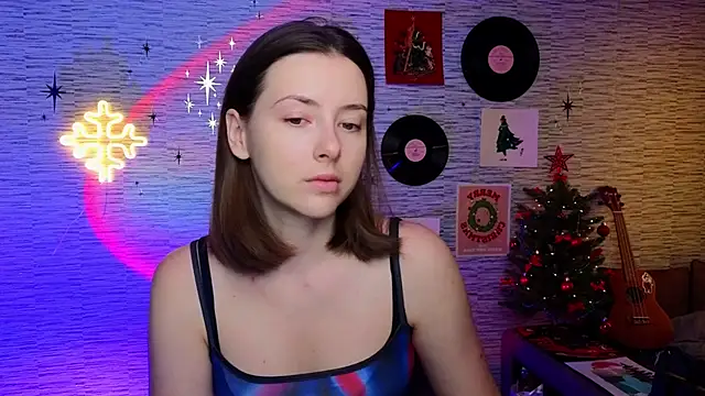 Snapshot of GloriaElmer chatting on December 24, 6:11 am GloriaElmer online show from December 24, 6:11 am