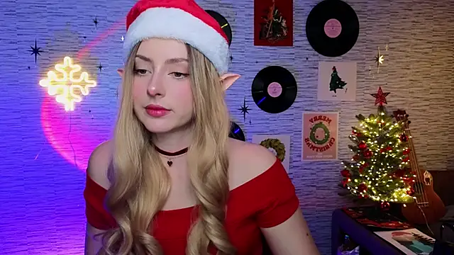 Snapshot of GloriaElmer chatting on December 25, 4:32 pm GloriaElmer online show from December 25, 4:32 pm