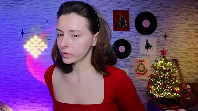 Snapshot of GloriaElmer chatting on December 27, 6:35 am GloriaElmer online show from December 27, 6:35 am