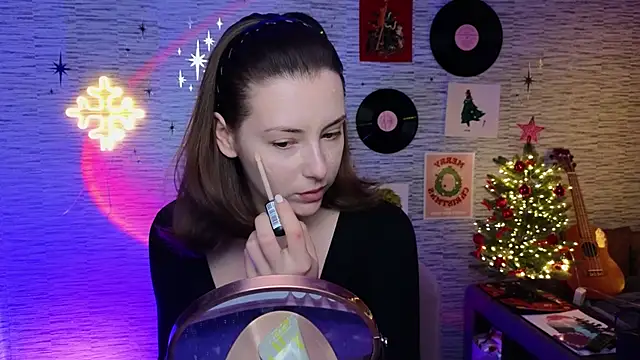 Snapshot of GloriaElmer chatting on January 17, 8:02 am GloriaElmer online show from January 17, 8:02 am