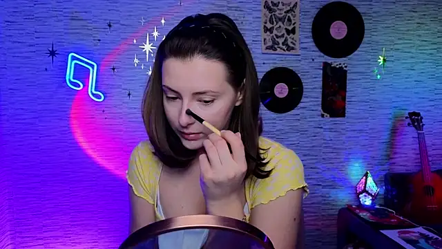 Snapshot of GloriaElmer chatting on February 7, 6:03 am GloriaElmer online show from February 7, 6:03 am