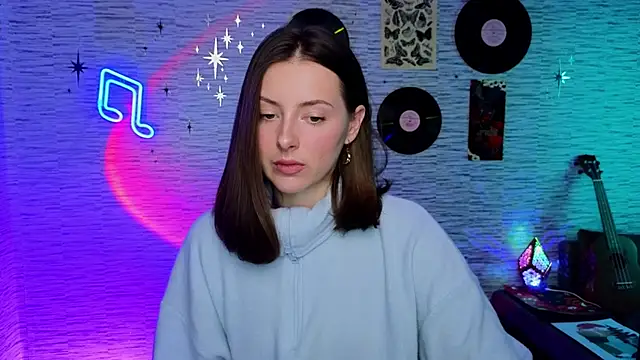 Snapshot of GloriaElmer chatting on February 12, 9:42 am GloriaElmer online show from February 12, 9:42 am