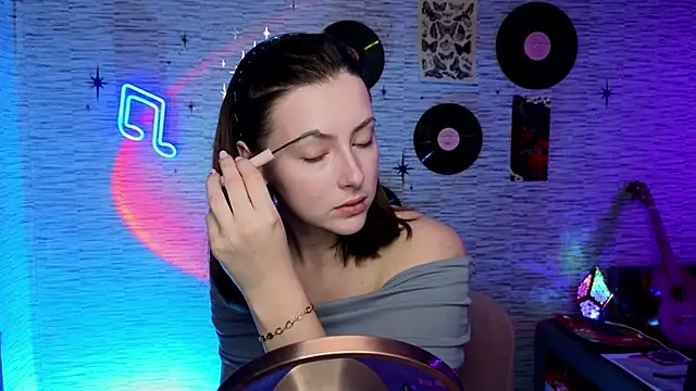 Snapshot of GloriaElmer chatting on March 4, 6:26 am GloriaElmer online show from March 4, 6:26 am