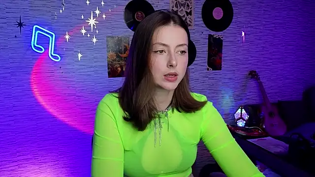 Snapshot of GloriaElmer chatting on March 14, 10:07 am GloriaElmer online show from March 14, 10:07 am