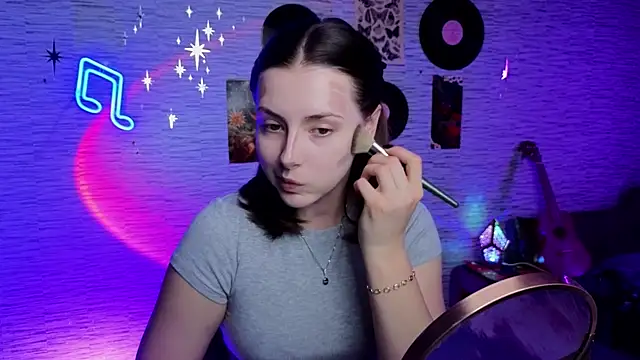 Snapshot of GloriaElmer chatting on March 17, 5:27 pm GloriaElmer online show from March 17, 5:27 pm