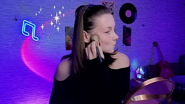 Snapshot of GloriaElmer chatting on March 21, 6:38 am GloriaElmer online show from March 21, 6:38 am