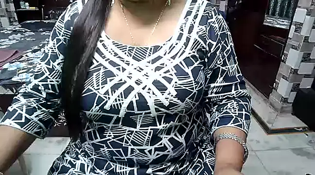 kiranpreet85 online show from January 30, 5:28 pm