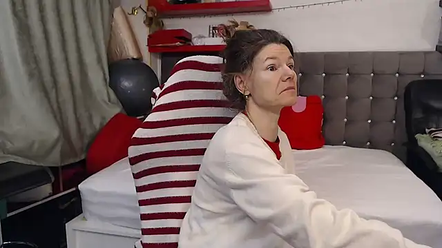 kellyterapy online show from February 16, 1:35 am