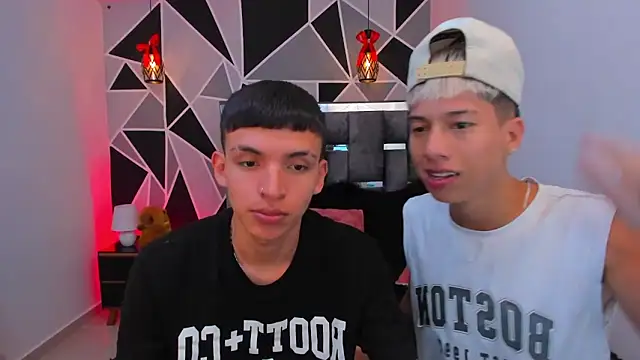 Snapshot of Juan_Nd_Steven chatting on May 5, 3:47 am Juan Nd Steven online show from May 5, 3:47 am