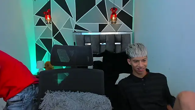 Snapshot of Juan_Nd_Steven chatting on May 6, 1:47 am Juan Nd Steven online show from May 6, 1:47 am