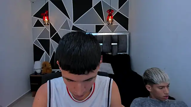 Snapshot of Juan_Nd_Steven chatting on May 6, 11:32 pm Juan Nd Steven online show from May 6, 11:32 pm