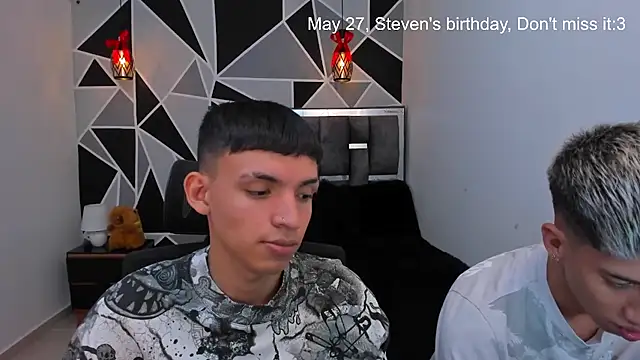 Snapshot of Juan_Nd_Steven chatting on May 11, 11:02 pm Juan Nd Steven online show from May 11, 11:02 pm