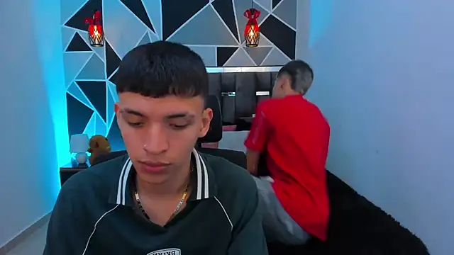 Snapshot of Juan_Nd_Steven chatting on May 13, 12:41 am Juan Nd Steven online show from May 13, 12:41 am