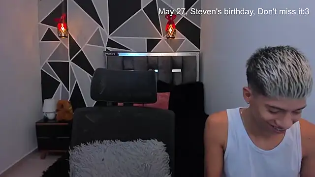 Snapshot of Juan_Nd_Steven chatting on May 14, 1:34 am Juan Nd Steven online show from May 14, 1:34 am