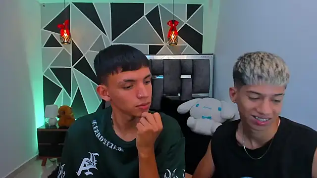 Snapshot of Juan_Nd_Steven chatting on May 16, 10:36 am Juan Nd Steven online show from May 16, 10:36 am