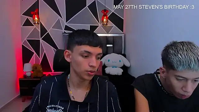 Snapshot of Juan_Nd_Steven chatting on May 19, 10:27 pm Juan Nd Steven online show from May 19, 10:27 pm