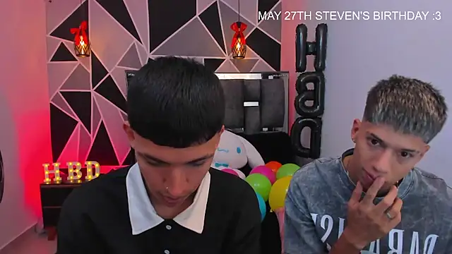 Snapshot of Juan_Nd_Steven chatting on May 27, 2:41 am Juan Nd Steven online show from May 27, 2:41 am