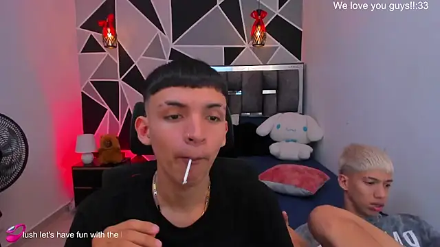 Snapshot of Juan_Nd_Steven chatting on June 13, 10:51 pm Juan Nd Steven online show from June 13, 10:51 pm