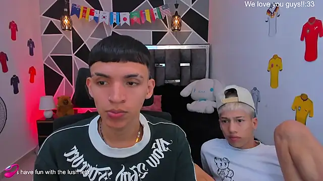 Snapshot of Juan_Nd_Steven chatting on June 17, 9:05 pm Juan Nd Steven online show from June 17, 9:05 pm
