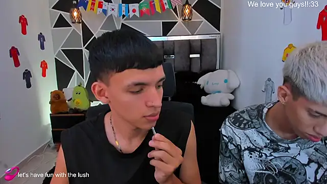 Snapshot of Juan_Nd_Steven chatting on June 27, 8:58 pm Juan Nd Steven online show from June 27, 8:58 pm