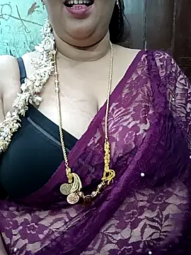 Snapshot of ashikaa_r chatting on January 6, 7:17 pm ashikaa r online show from January 6, 7:17 pm