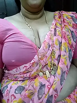 Snapshot of ashikaa_r chatting on February 19, 9:44 pm ashikaa r online show from February 19, 9:44 pm