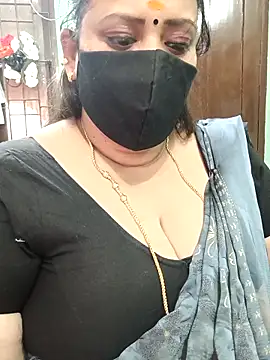 Snapshot of ashikaa_r chatting on March 6, 5:04 am ashikaa r online show from March 6, 5:04 am