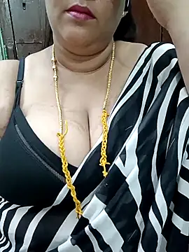 Snapshot of ashikaa_r chatting on March 20, 6:35 pm ashikaa r online show from March 20, 6:35 pm