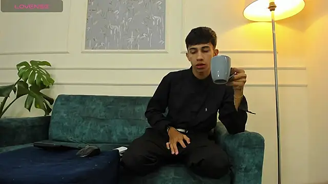 Snapshot of Lucian_Davi chatting on January 30, 12:59 pm Lucian Davi online show from January 30, 12:59 pm
