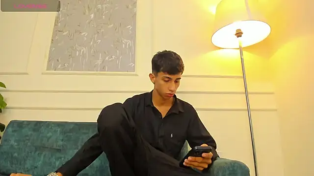 Snapshot of Lucian_Davi chatting on January 30, 4:24 pm Lucian Davi online show from January 30, 4:24 pm