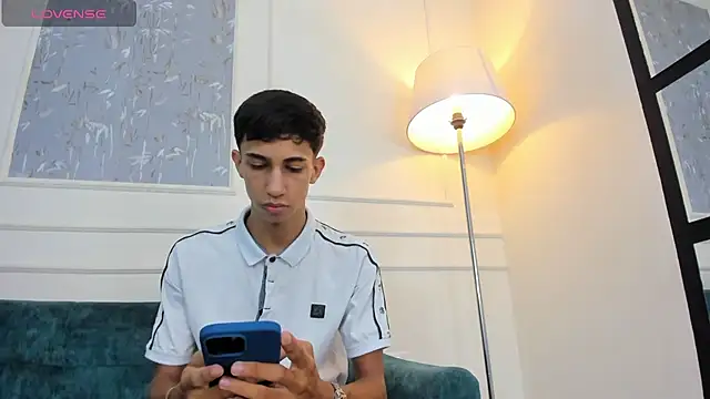 Snapshot of Lucian_Davi chatting on October 4, 12:14 pm Lucian Davi online show from October 4, 12:14 pm
