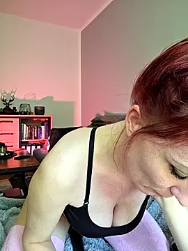 Snapshot of Nicky-Blue chatting on May 21, 2:35 pm Nicky-Blue online show from May 21, 2:35 pm