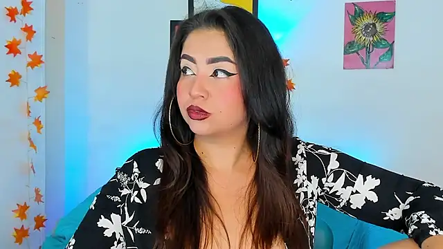 Snapshot of LiahDiaz chatting on February 15, 10:42 pm LiahDiaz online show from February 15, 10:42 pm