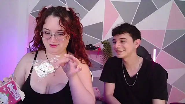 Snapshot of AndrewAnndCherry chatting on June 18, 11:20 pm AndrewAnndCherry online show from June 18, 11:20 pm