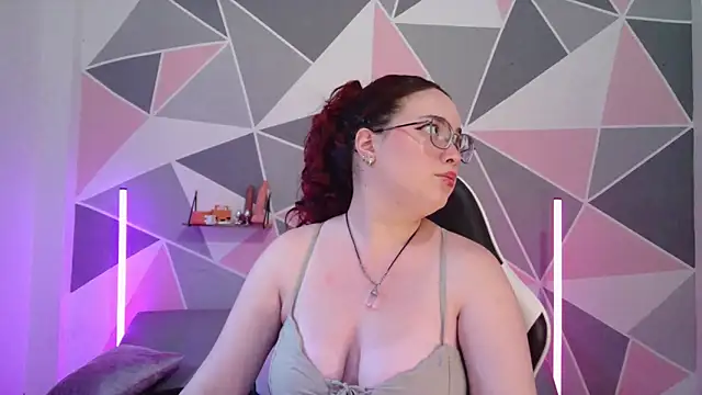 Snapshot of AndrewAnndCherry chatting on June 19, 10:13 pm AndrewAnndCherry online show from June 19, 10:13 pm