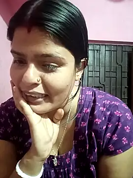 Snapshot of Hot_Pakhi chatting on February 19, 3:06 am Hot Pakhi online show from February 19, 3:06 am