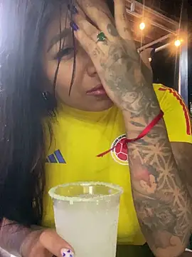 Snapshot of luisa16xxx chatting on March 21, 12:18 am luisa16xxx online show from March 21, 12:18 am