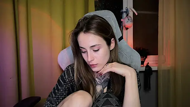 Snapshot of aviva_faith chatting on December 13, 1:15 am aviva faith online show from December 13, 1:15 am