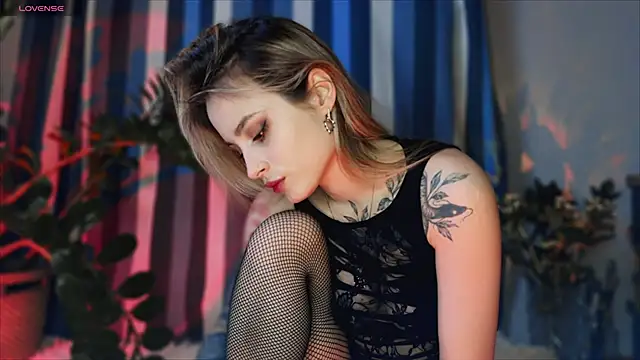 Snapshot of aviva_faith chatting on November 28, 4:20 pm aviva faith online show from November 28, 4:20 pm