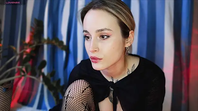 Snapshot of aviva_faith chatting on December 2, 5:08 pm aviva faith online show from December 2, 5:08 pm