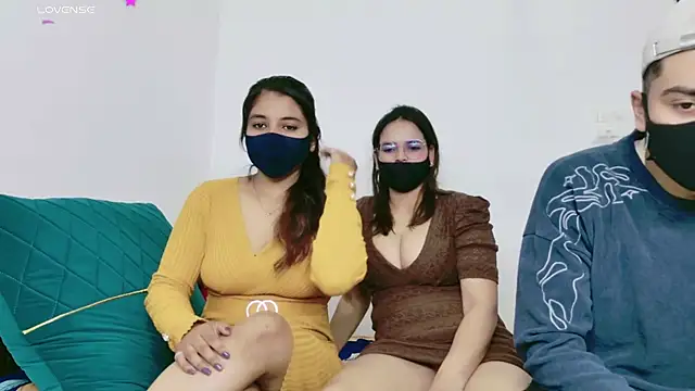 Snapshot of RupaliDixit chatting on October 10, 5:23 pm RupaliDixit online show from October 10, 5:23 pm