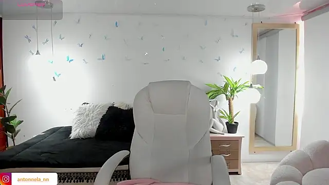  Antonnela  online show from March 5, 2:02 pm