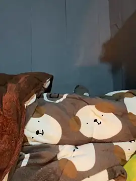 Snapshot of Laura8910 chatting on December 6, 1:00 pm Laura8910 online show from December 6, 1:00 pm