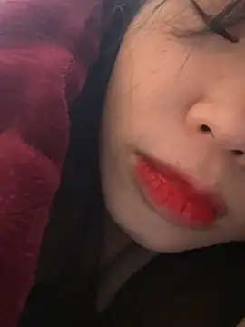 Snapshot of Laura8910 chatting on March 22, 12:06 am Laura8910 online show from March 22, 12:06 am