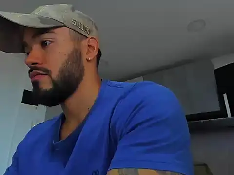 Snapshot of Alexander_Martines chatting on November 13, 9:25 pm Alexander Martines online show from November 13, 9:25 pm