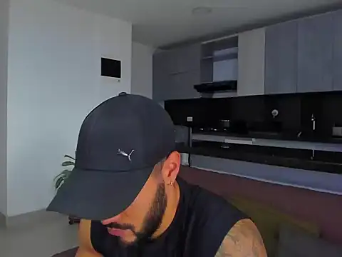 Snapshot of Alexander_Martines chatting on November 20, 8:52 pm Alexander Martines online show from November 20, 8:52 pm