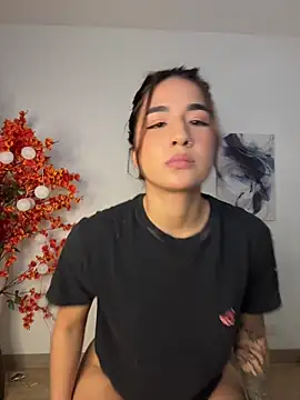 VictoriaHiill online show from February 2, 5:22 pm