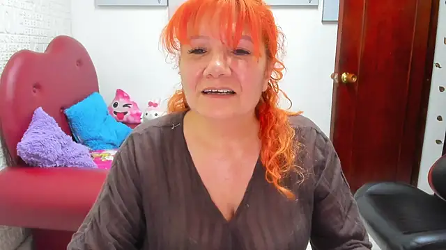 Salomeediaz  online show from June 13, 9:02 pm